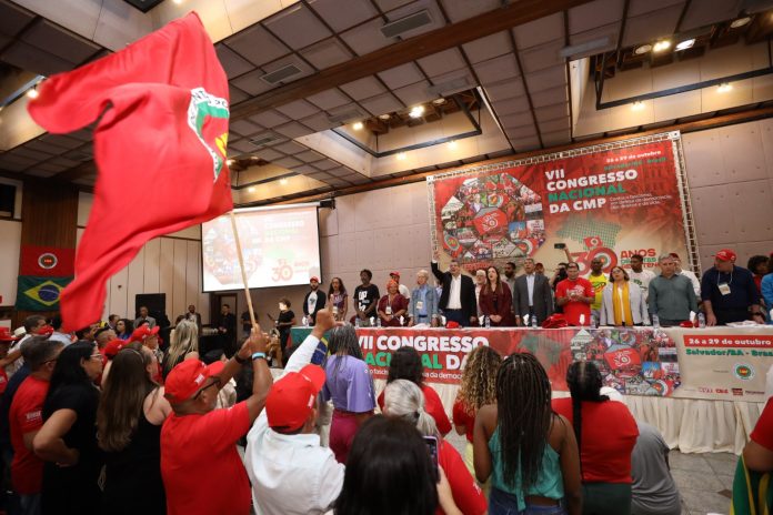  Governador participa da abertura do VII Congresso Nacional da Central dos Movimentos Populares, em Salvador