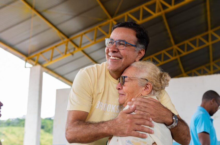  Pré-candidato a prefeito de Ibirataia, Sandro Futuca, visita Feira Livre e ouve clamor da população de Algodão