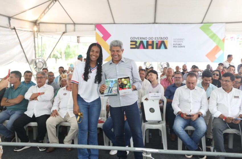  Pequenos produtores de Camacan ganham novos espaços para a comercialização de produtos oriundos da agricultura familiar