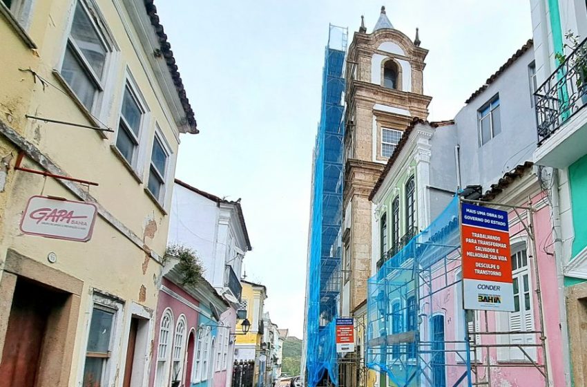  Conder inicia pintura em igreja e em 56 imóveis na Rua do Passo