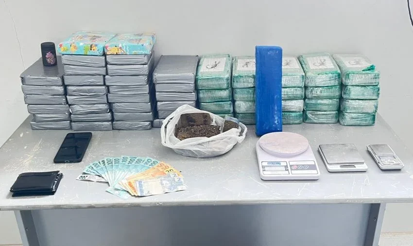  Polícia Militar retira de circulação quase 54 kg de drogas em Luís Eduardo Magalhães