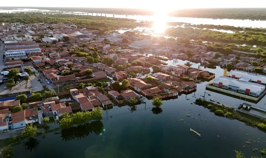  Governo da Bahia envia equipamentos, reforça saúde e encaminha doações para vítimas das chuvas em Bom Jesus da Lapa