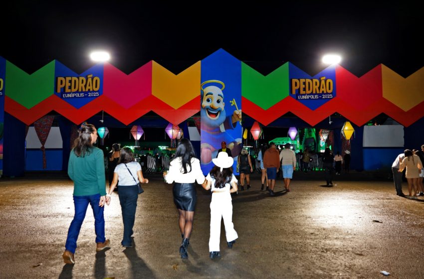  Abertura do Pedrão 2025 conta com presença do governador e celebra 20 anos de tradição em Eunápolis