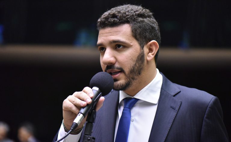  POR INDICAÇÃO DO DEPUTADO NETO CARLETTO, EUNÁPOLIS VAI RECEBER MAIS UMA AMBULÂNCIA TIPO SAMU PARA FORTALECER O SERVIÇO DE URGÊNCIA E EMERGÊNCIA NO MUNICÍPIO