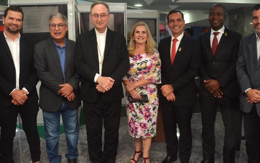  Participação da Igreja Católica em fatos históricos é tema de exposição na ALBA