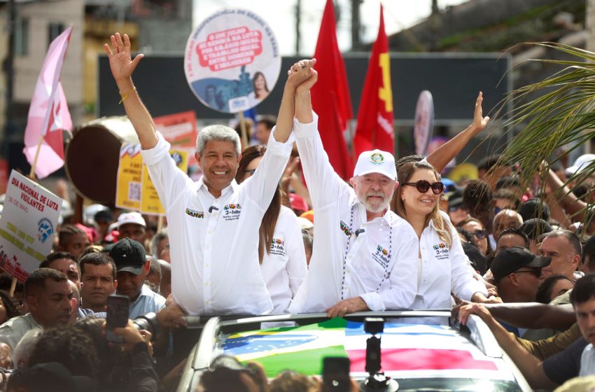  Presidente Lula acompanha cortejo do Dois de Julho pelo quarto ano consecutivo