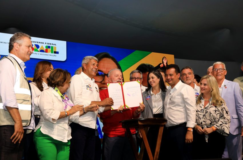  Em Juazeiro, governador Jerônimo acompanha presidente Lula durante anuncio de pacote para a saúde e lançamento do novo PAC Seleções