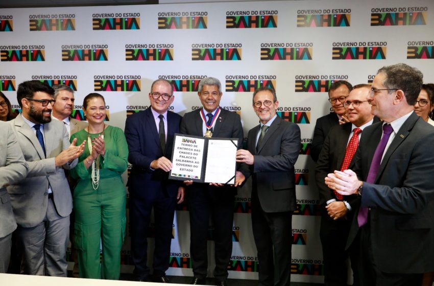 Estado assina termo de entrega das chaves do Palacete Saldanha para construção da nova Caixa Cultural de Salvador