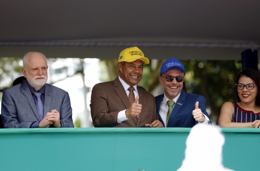 “Essa história deve ser recontada e lembrada para que nossos jovens mantenham viva a soberania do nosso país”, destaca governador em desfile pela Independência do Brasil