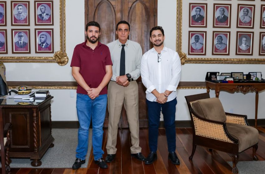  Neto Carletto cobra melhorias para a segurança pública de Eunápolis com Comandante da PM-BA
