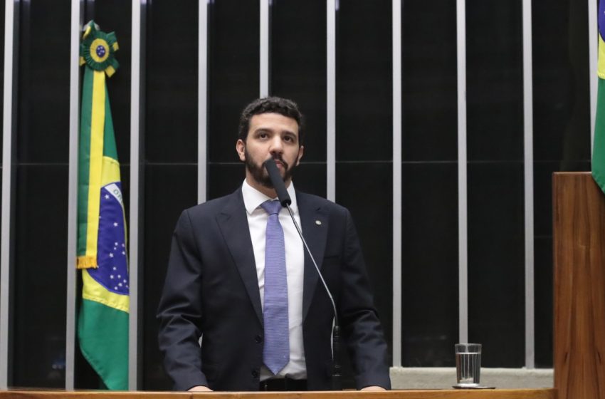  Neto Carletto cobra transparência e soluções para a ponte sobre o Rio Jequitinhonha