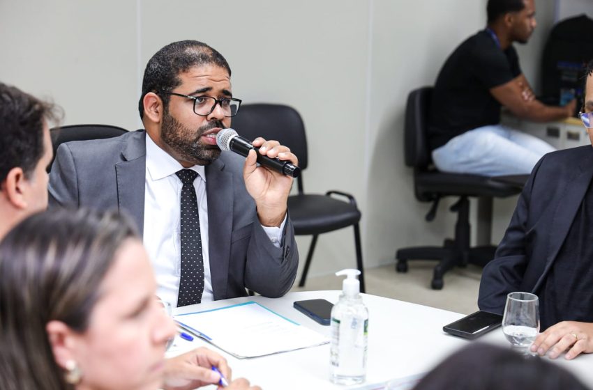  Governo do Estado orienta órgãos municipais no combate à bebidas adulteradas e busca parceria com fornecedores