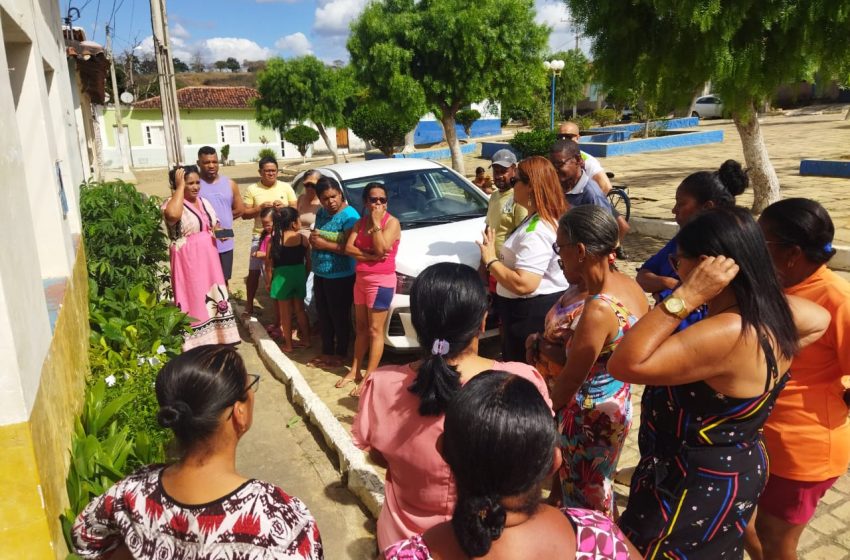  Embasa distribui mudas durante ação socioambiental no Centro-Norte baiano