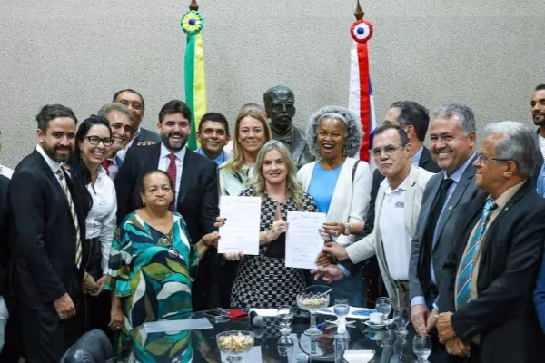  Governo do Estado entrega PL para reestruturação do Planserv e PEC que altera regras de aposentadoria das Polícias Civil e Penal