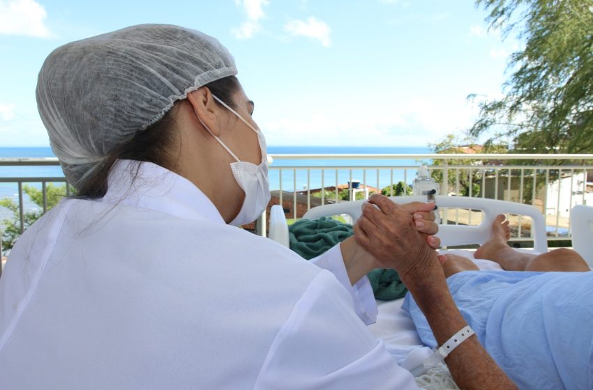  Escola de Saúde Pública da Bahia abre 50 vagas para curso de especialização em cuidados paliativos