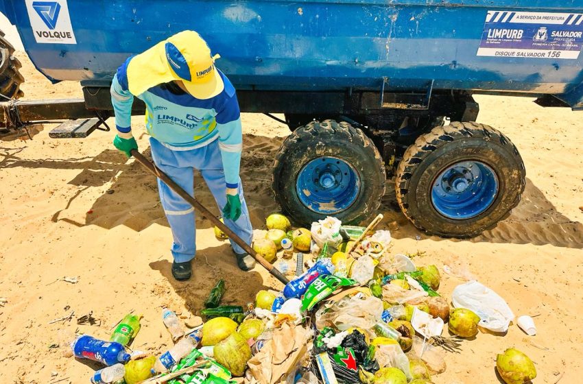  Prefeitura de Salvador intensifica limpeza das praias e realiza operação especial durante a festa de Iemanjá