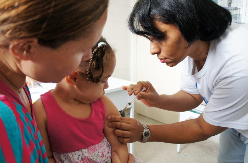  Bahia recebe 1,3 milhão de doses da vacina contra a influenza e inicia distribuição para os 417 municípios