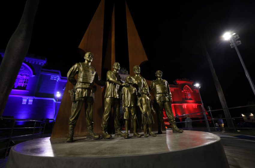  Bicentenário da PMBA é celebrado com homenagens, medalhas e monumento histórico em Salvador