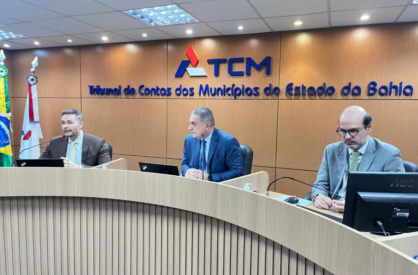 Instituições públicas assinam, no TCM-BA, acordo para qualificação de servidores em gestão de PPPs