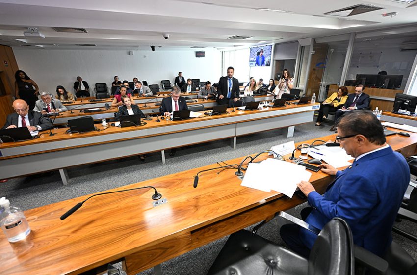  CRE vai avaliar medidas contra tarifaço dos EUA, afirma Trad