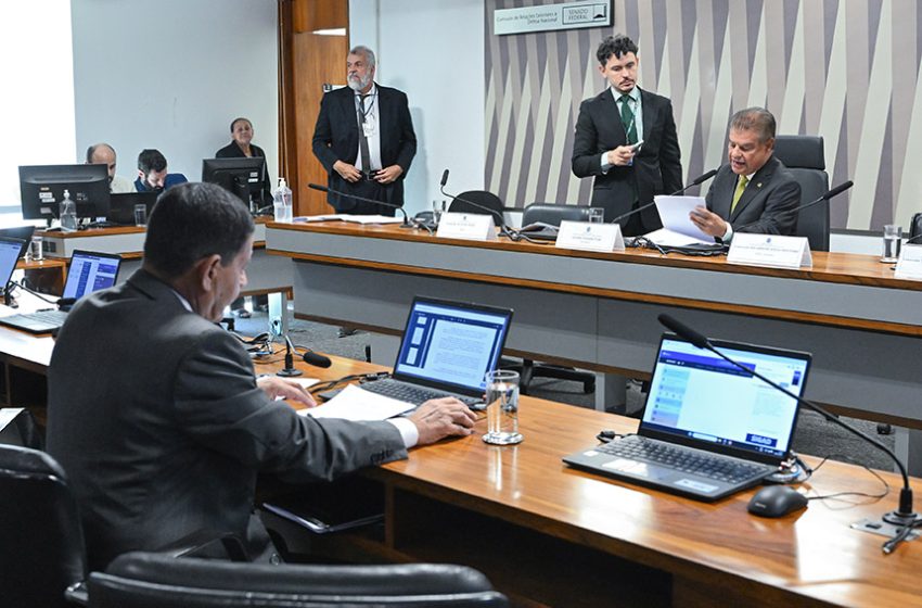  Tarifas dos EUA preocupam, afirma em nota Comissão de Relações Exteriores