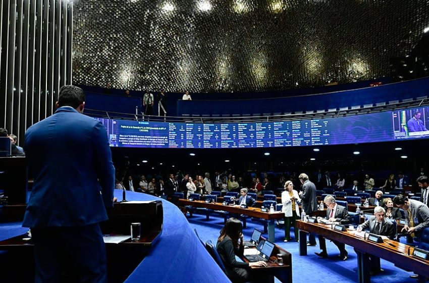  Após acordo, Senado aprova MP do frete sem o piso salarial de R$ 5 mil
