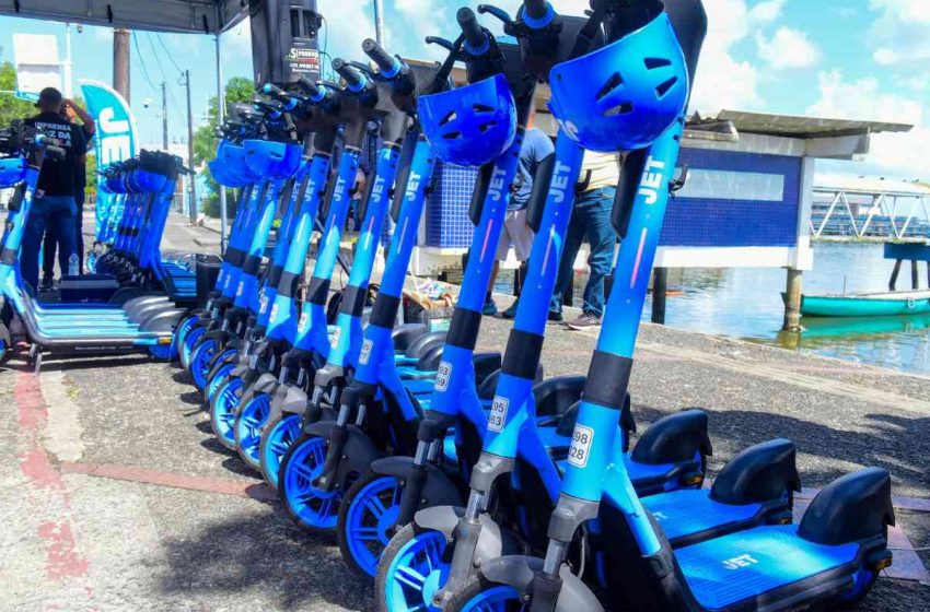  Patinetes elétricos completam um ano de operação regulamentada em Salvador com mais de 500 mil viagens realizadas
