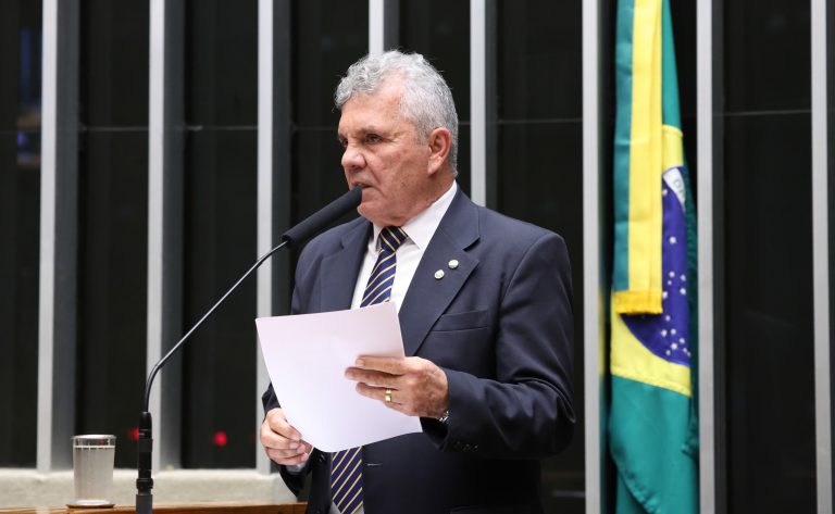 Câmara aprova suspensão de prescrição para condenado que fugir da prisão – Notícias