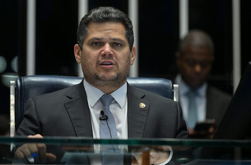  Davi condena ataques recebidos em redes sociais