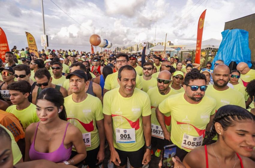  Bruno Reis participa da Maratona Salvador e enfatiza importância da prova para a economia local: “Temos 50% dos participantes de fora da cidade”