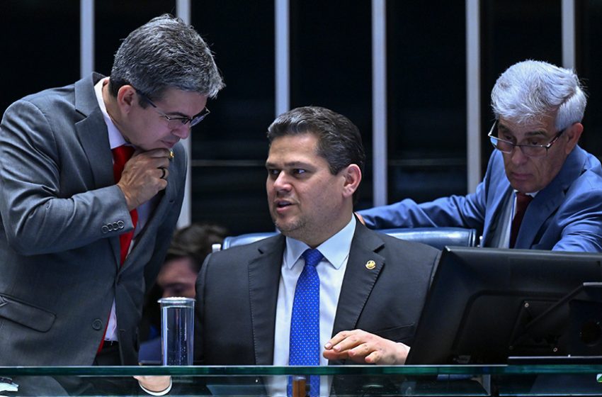  PEC que acaba com escala 6×1 começa a tramitar no Plenário
