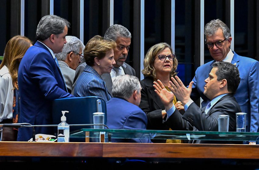 PEC do fim da escala 6×1 passa por 2ª sessão de discussão no Plenário
