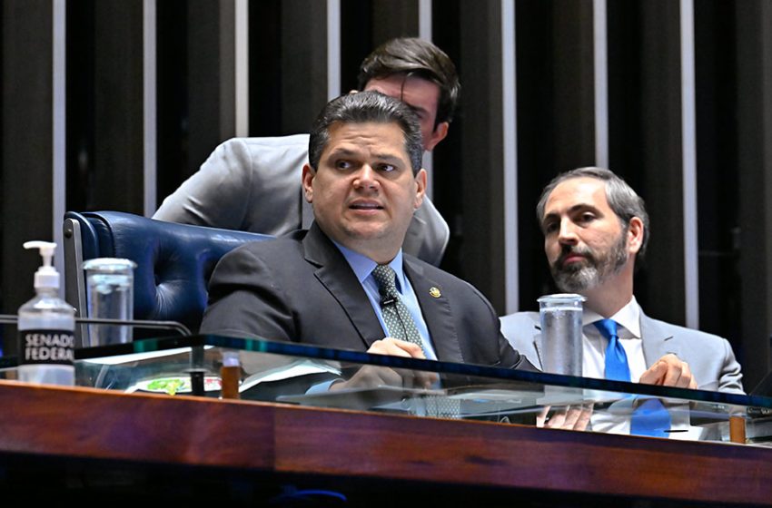 Congresso promulga nesta sexta emendas sobre 6×1 e agentes de saúde